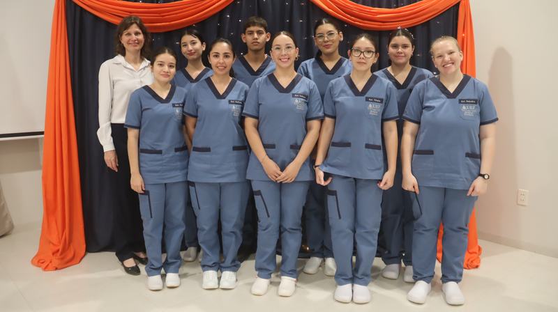 Alumnos en la Ceremonia de Dedicación  - Foto grupal